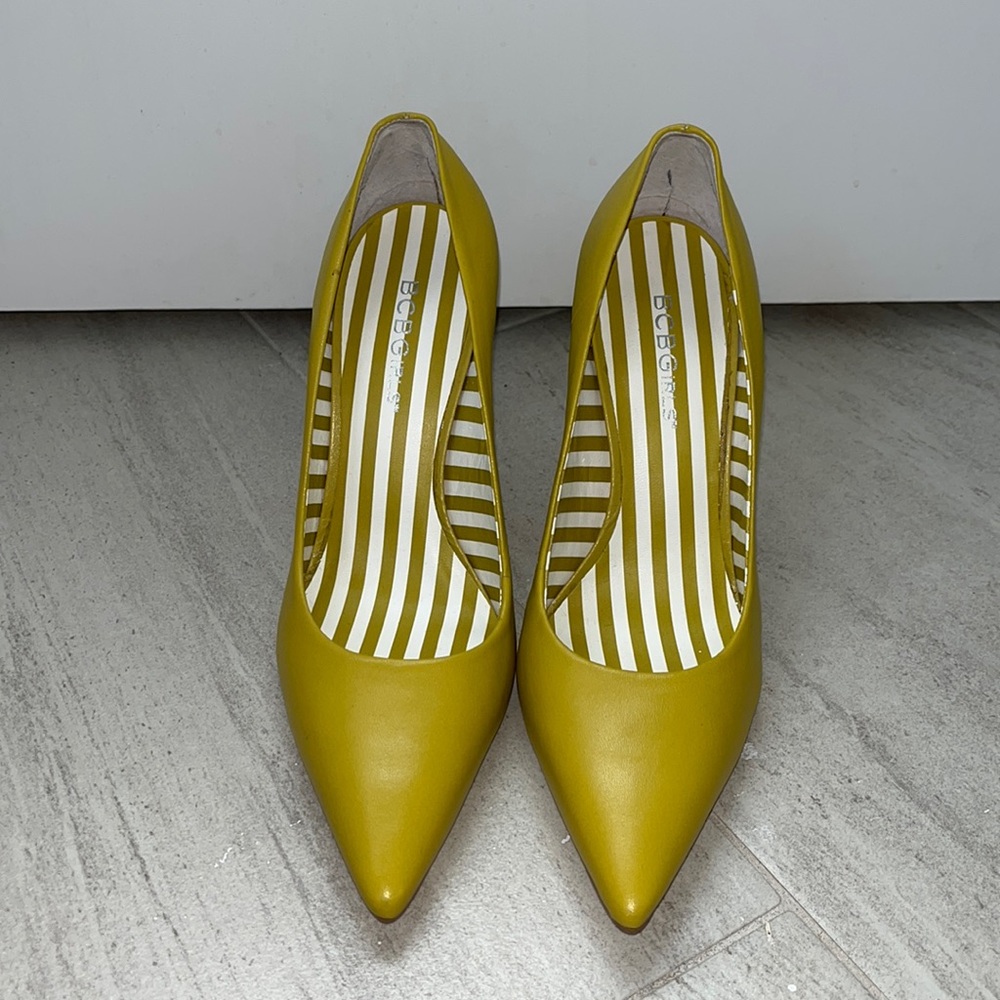BCBGirls pumps in a mustard/lime green color. Size 6